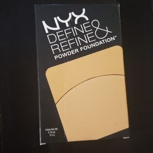 NYX Define & Refine Powder Foundation